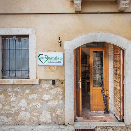 Cuore Nero Food And Relax Santo Stefano Di Sessanio Exteriör bild